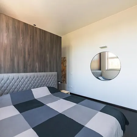 Apartament Moderno Bilocale 64mq Con Parcheggio E Palestra